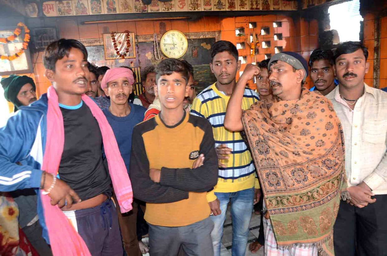 Cremation on Harishchandra Ghat two-hour halt in varanasi