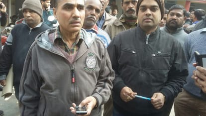 students beats je for disconnecting college electricity