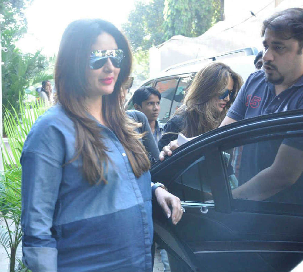 kareena kapoor going london for her delievery