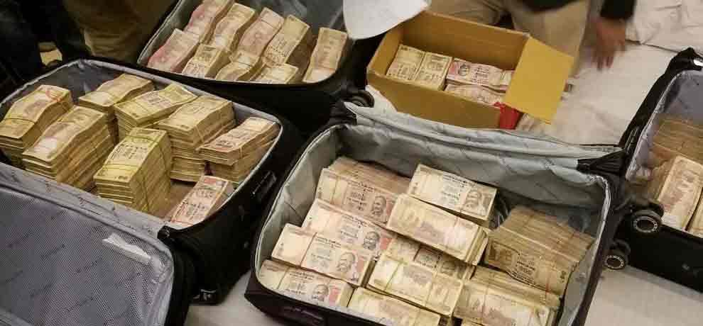 Specialists were hired to pack notes undetectable by airport scanning machines 