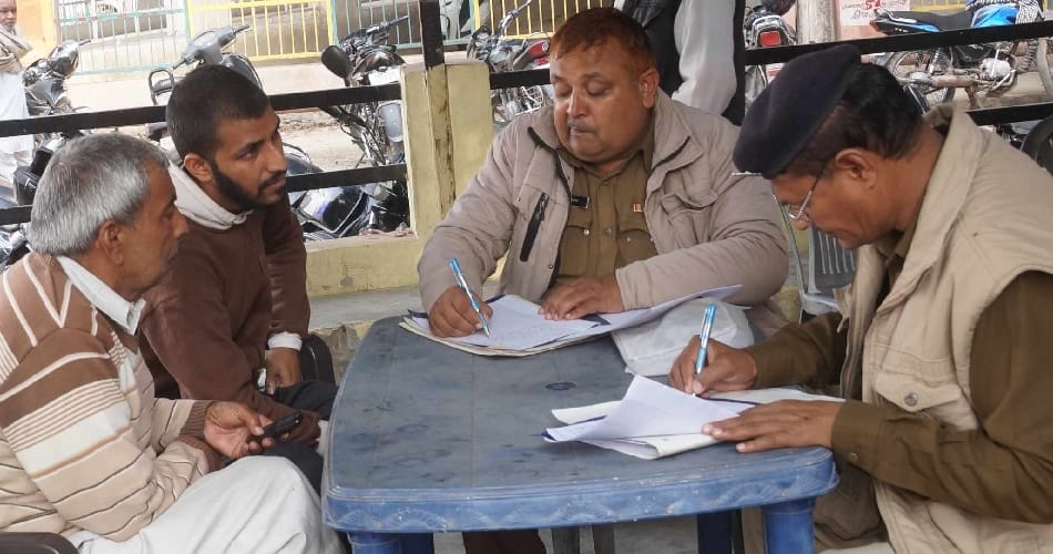 man stood in line outside bank for cash, but died due to heart attack