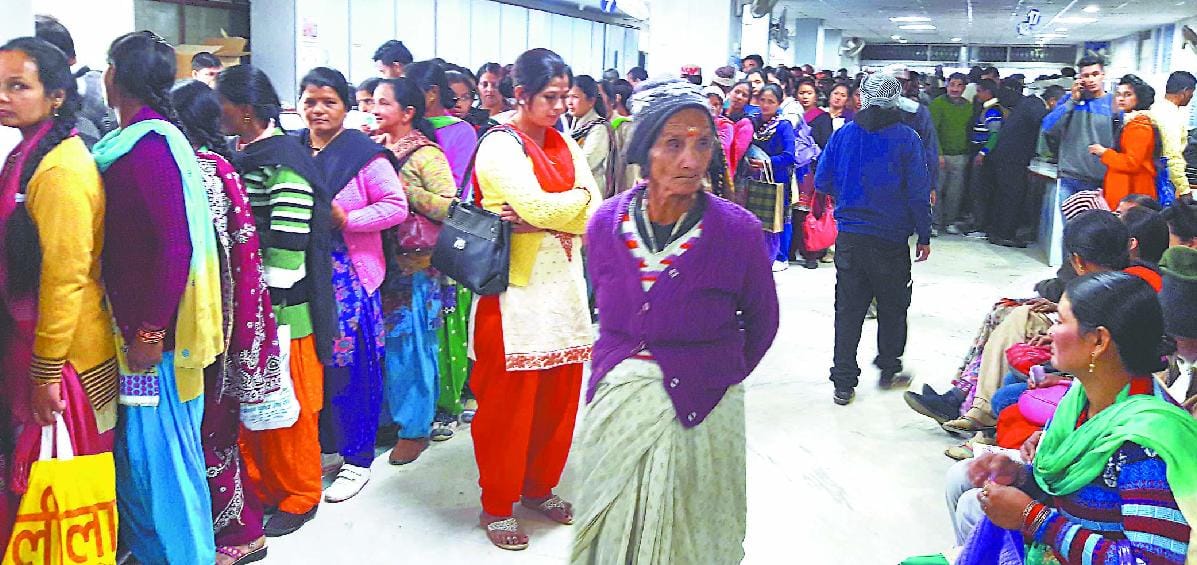 Banks continue to queue, some respite from the cache