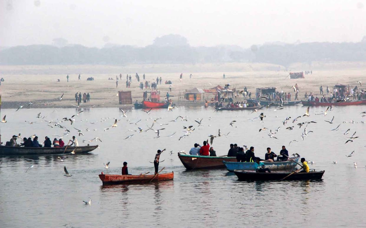 morning fog and the bright sunny day in varanasi