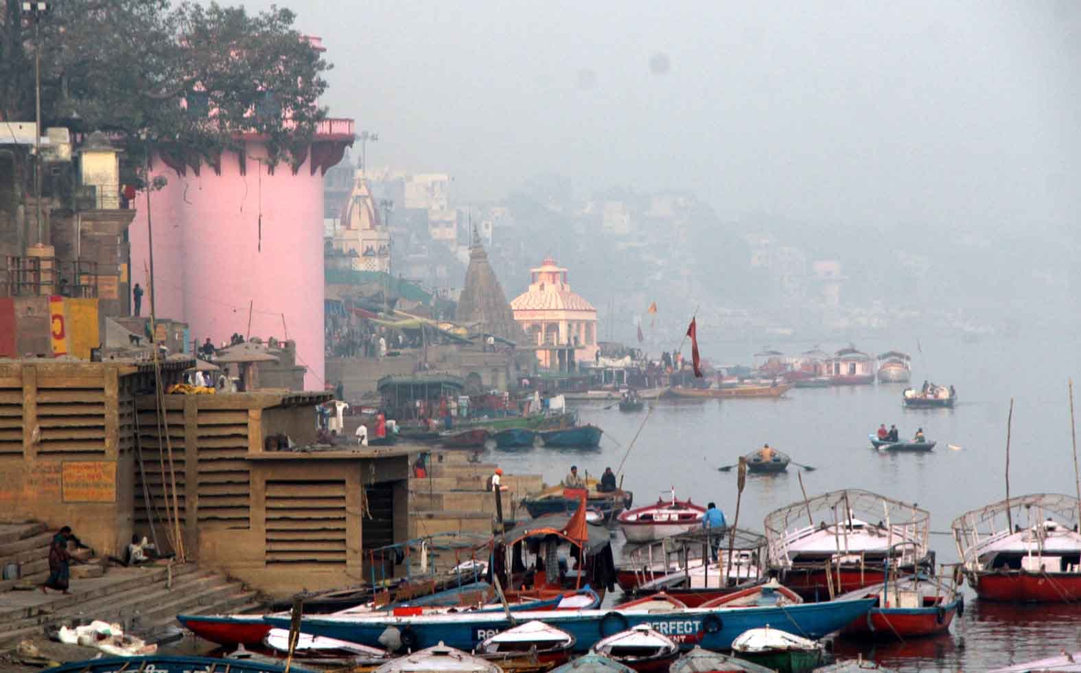 morning fog and the bright sunny day in varanasi