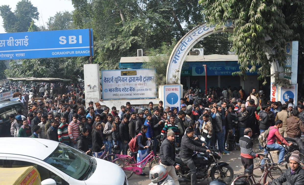 Demonetisation : crowd move to bank and ATM for money