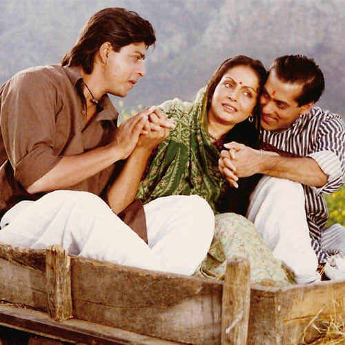 rakhi gulzar make a big distance from bollywood