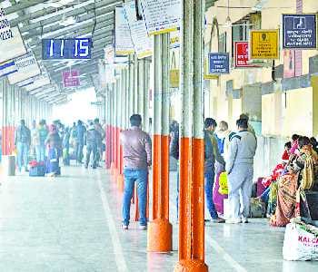 Fog canceled two trains, two indeterminate, passenger suffering
