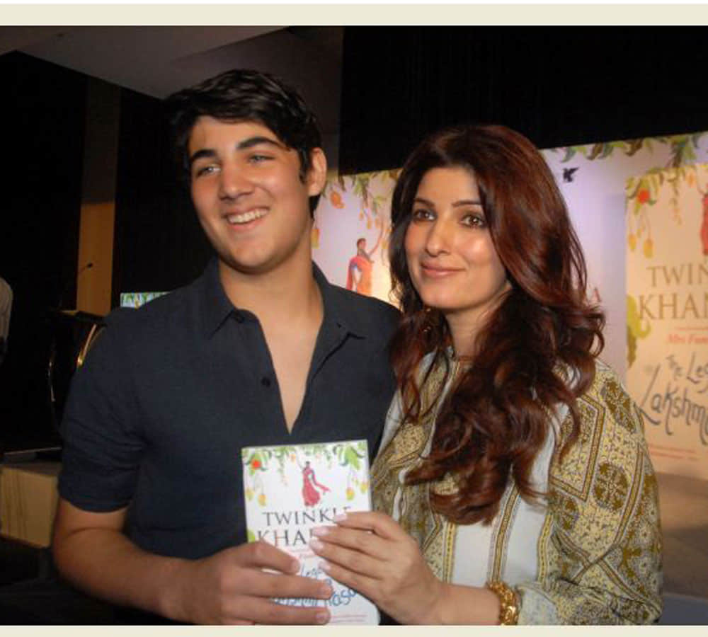 twinkle khanna comment on compulsory national anthem