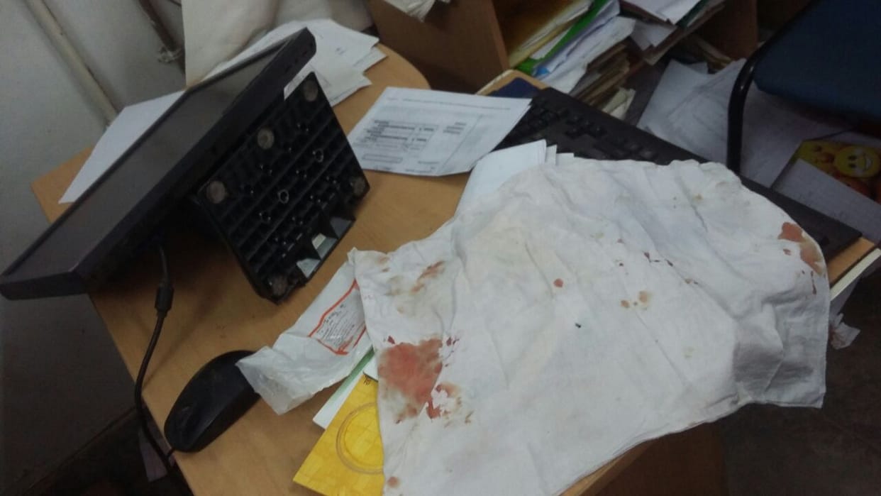 students beats je for disconnecting college electricity