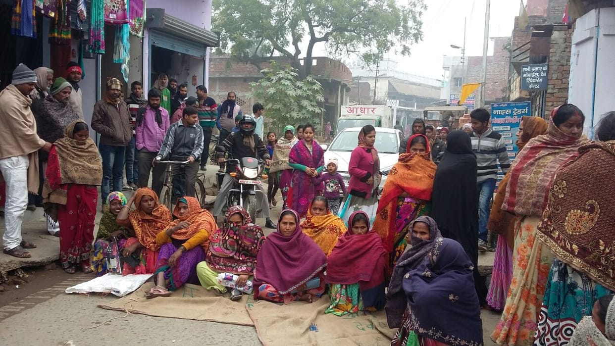 Deoria road jams Ksya-four hours