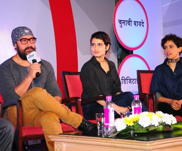 Amir khan in samwad with dangal actress.