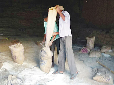 Dealers are indiscriminately rationing drove warehouse breakup