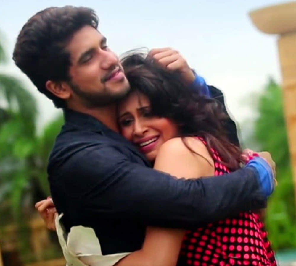 Suyyash Rai trolled after commenting wife Kishwer Merchantt  bikini picture