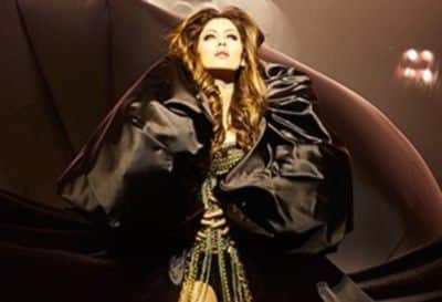 urvashi rautela hot and sizzling look in sara zamana