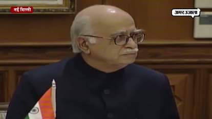 Upset over Parliament logjam, LK Advani says he feels like resigning