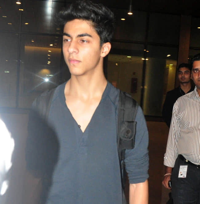 Aryan Khan goes missing from social media due to dad ?