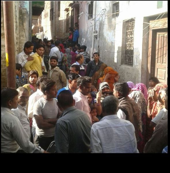 galla vyaapaaree ke ghar dinadahaade loot