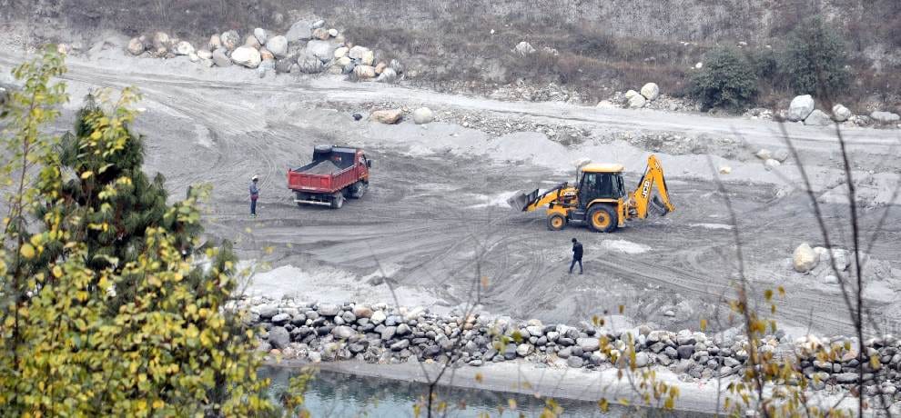 Illegal mining in sitarganj
