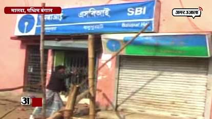 People vandalise bank over cash crunch