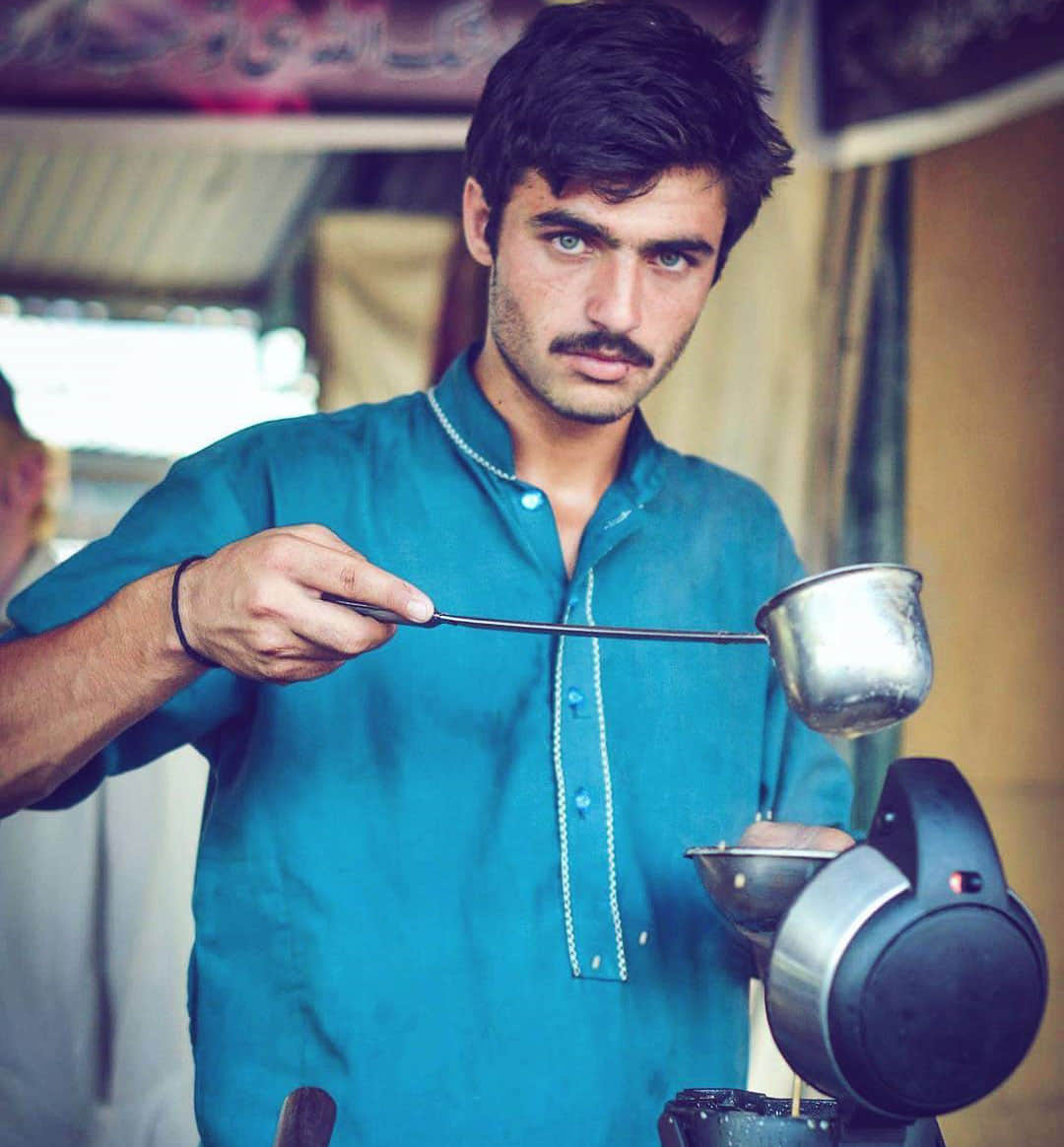 This Pakistani chaiwala is one One Of Asia’s Sexiest Men Of 2016!