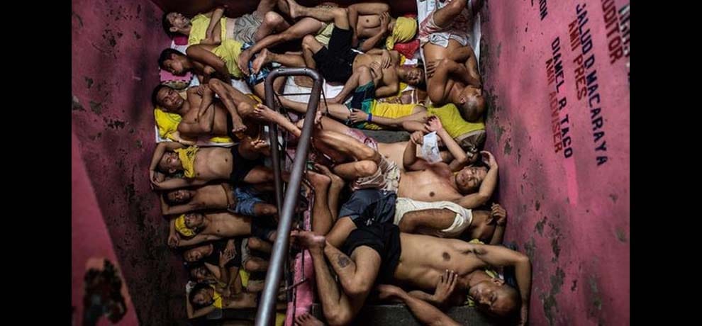images got viral of jail of phillipines where most overcrowded jail prisoners