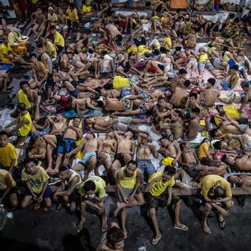 images got viral of jail of phillipines where most overcrowded jail prisoners