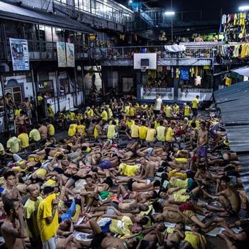 images got viral of jail of phillipines where most overcrowded jail prisoners