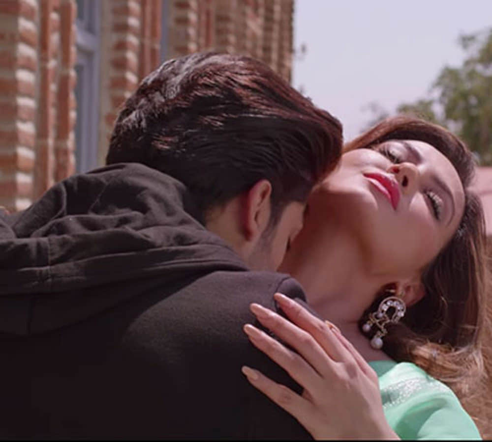 sana khan mother upset with her intimate  scene