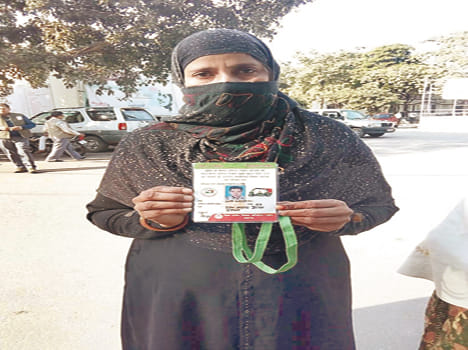 cm gives e rikshaw kew, department saying non illegible