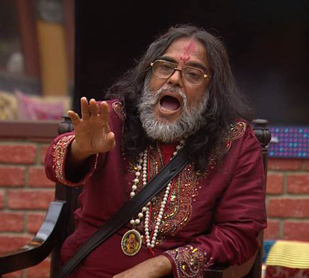 swami om give threat to three khan of bollywood video viral