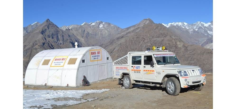 windproof rescue hut in rohtang