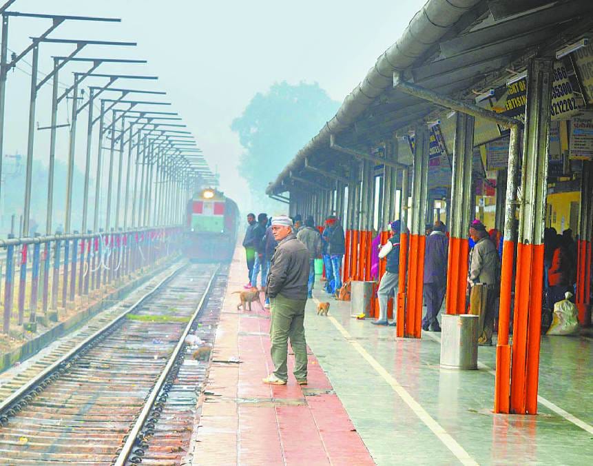 Faizabad-Allahabad Passenger canceled, passenger upset