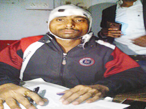 Lawyer beaten with the butt of the pistol