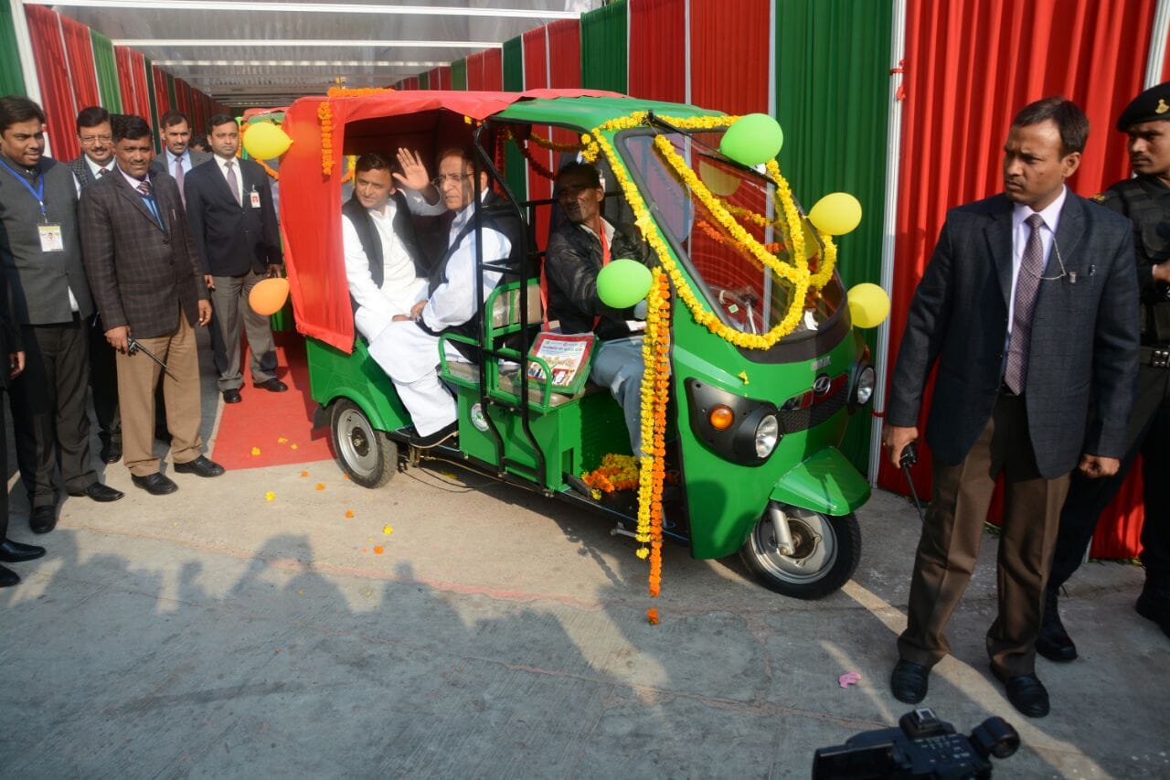 cm akhilesh distributed free e riksha