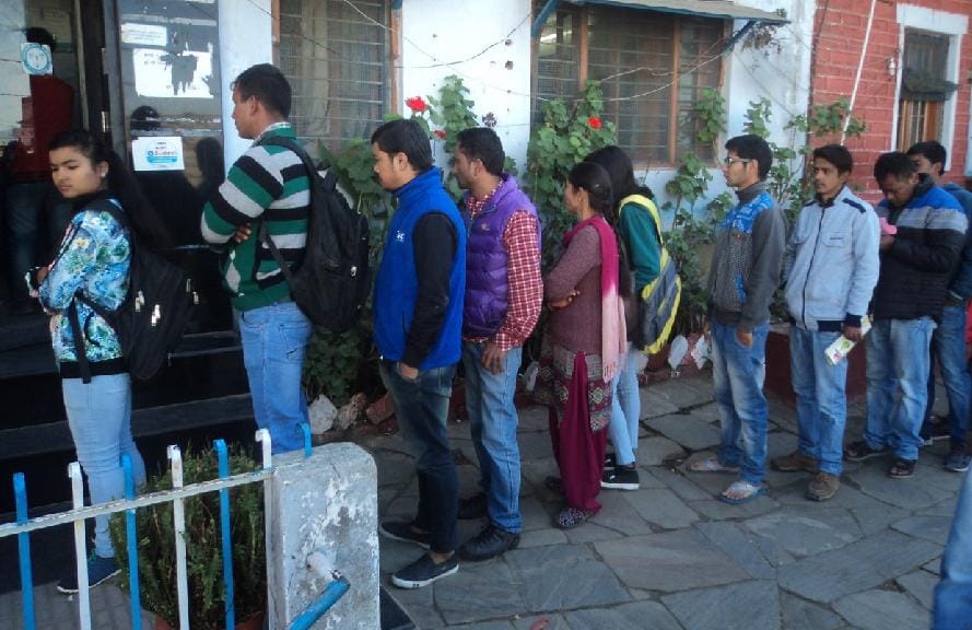 Banks, ATM-looking line