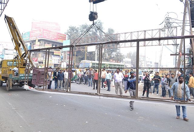 700 meters found 32 illegal billboards