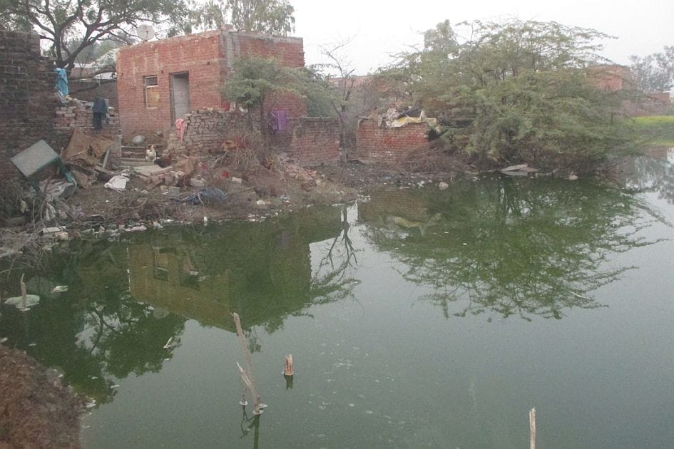 taalaab par kabja karana pada mahanga