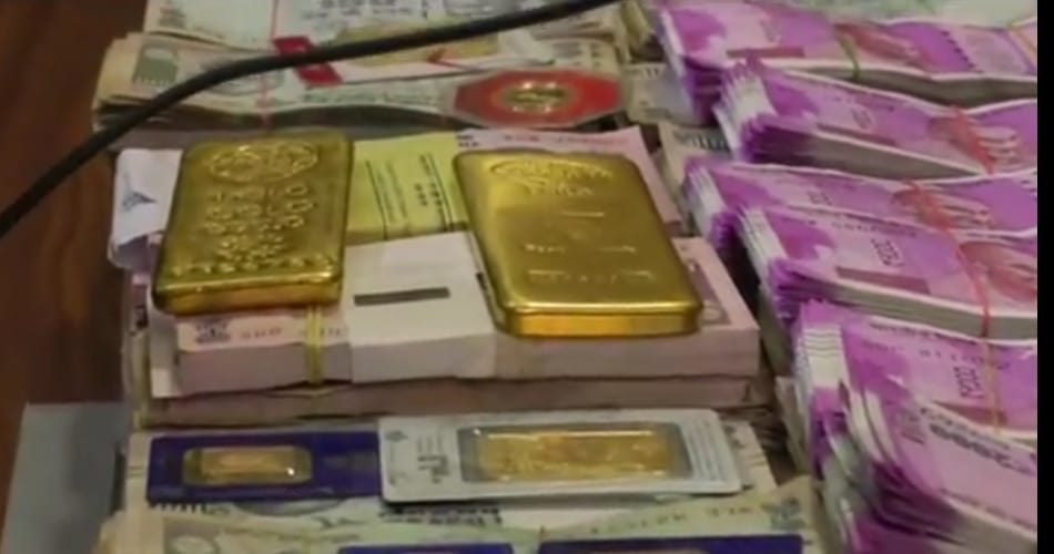 ED raid on maharaja tailor house, 30 lakh currency and 2.5 kg gold found