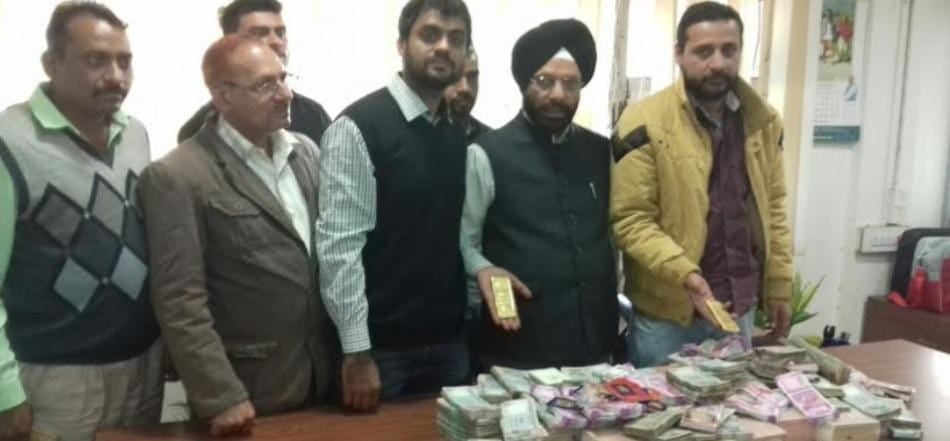 Unfolded money 'Kuber' huge black money linked to tailor shocking truth