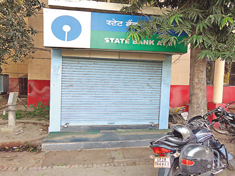 No queues at ATMs declining rupee needed