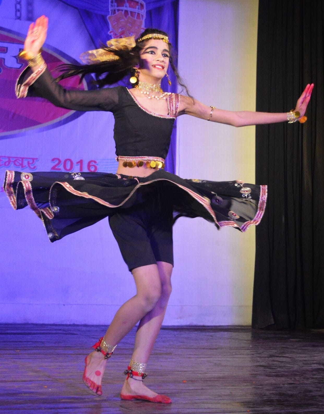Gandhi Bhavan on stage hue scattered folk culture