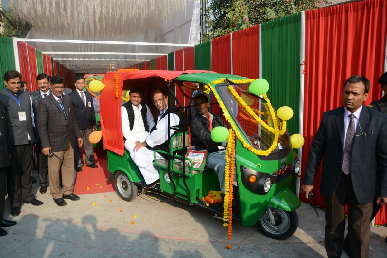 cm akhilesh distributed free e riksha