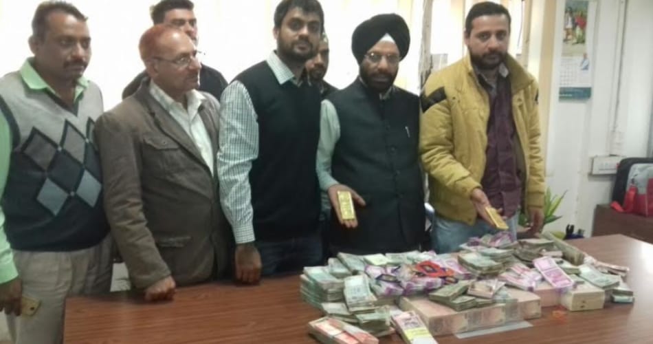ED raid on maharaja tailor house, showroom at chandigarh, 30 lakh currency and 2.5 kg gold found