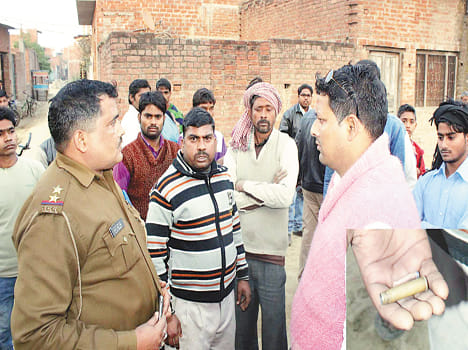 On Kbjedari in Civil Lines, firing shrapnel worker engaged