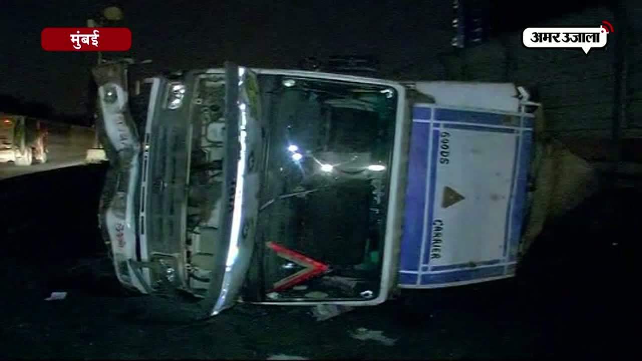 ट्रक पलटा