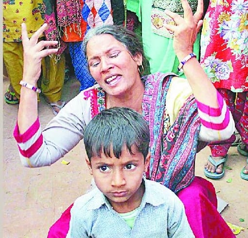 Hstrishitr of the dead in the village of Khandravli Bdmashamon