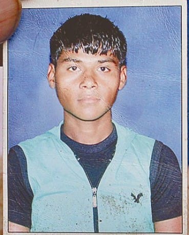 young man made a hanging due to Demonetisation