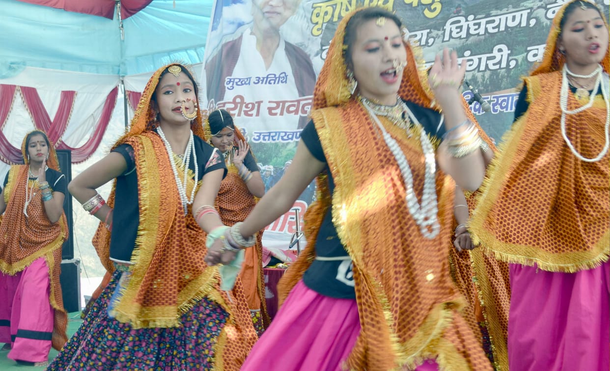 Roop Klamnc artists caused a splash