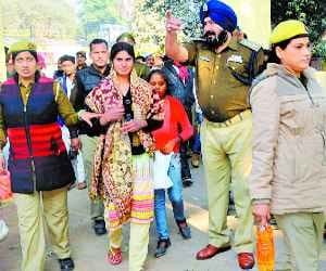 The woman attempted suicide with Daughter at the SP office premises