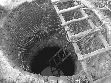 Daughter killed in the well Gikar